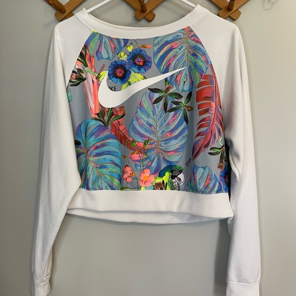 Nike Women's medium White Tropical Parrot Cropped pullover sweatshirt loose fit - Picture 1 of 6